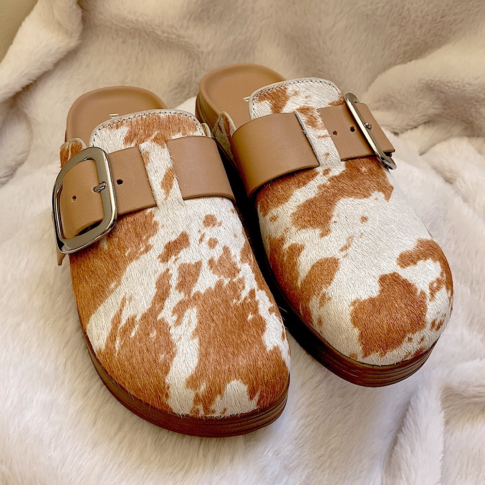 NWT Donald J Pliner Fiona Cow Print Haircalf Mules Sz La 6.5
